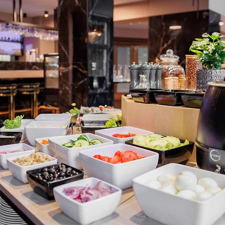 Hotel Cristal Park Тарнов Екстериор снимка