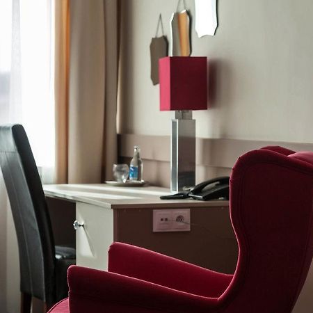 Hotel Cristal Park Тарнов Екстериор снимка